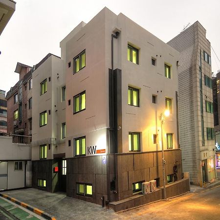 Hostel Kw Sinsa Seoul Bagian luar foto