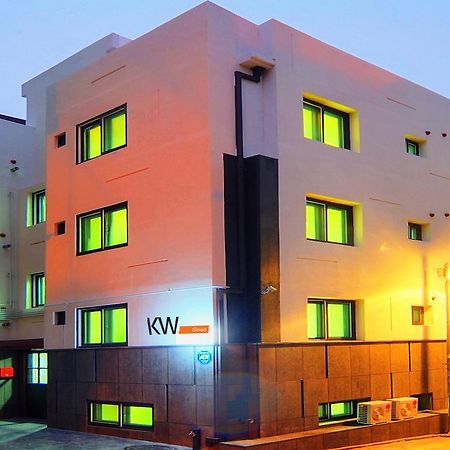 Hostel Kw Sinsa Seoul Bagian luar foto