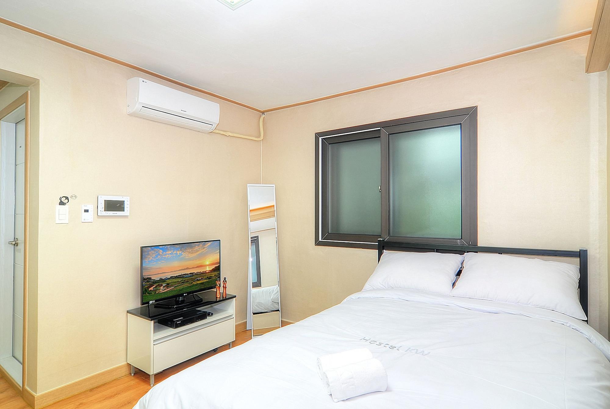 Hostel Kw Sinsa Seoul Bagian luar foto