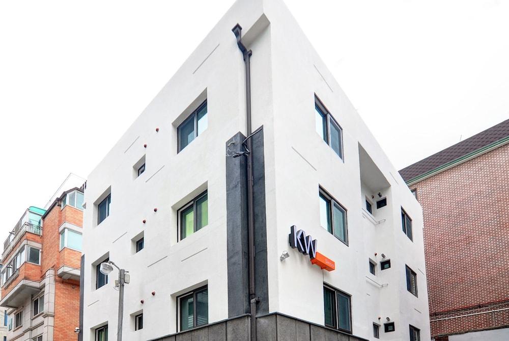 Hostel Kw Sinsa Seoul Bagian luar foto