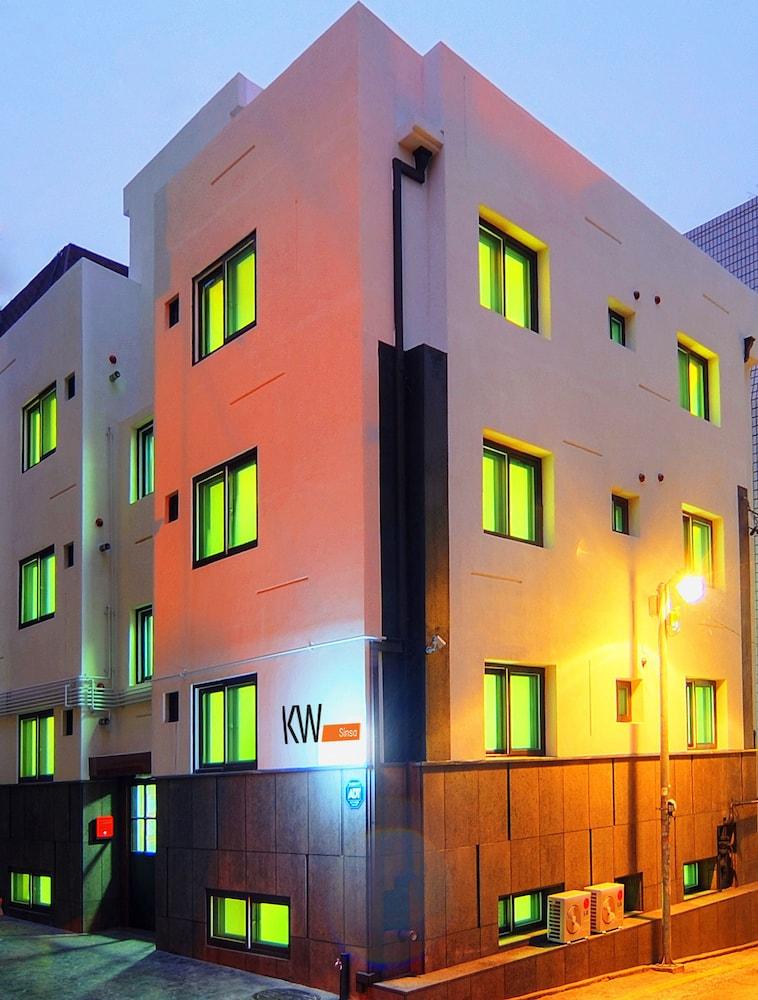 Hostel Kw Sinsa Seoul Bagian luar foto